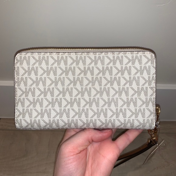 Michael Kors Wristlet / Wallet - Picture 2 of 5
